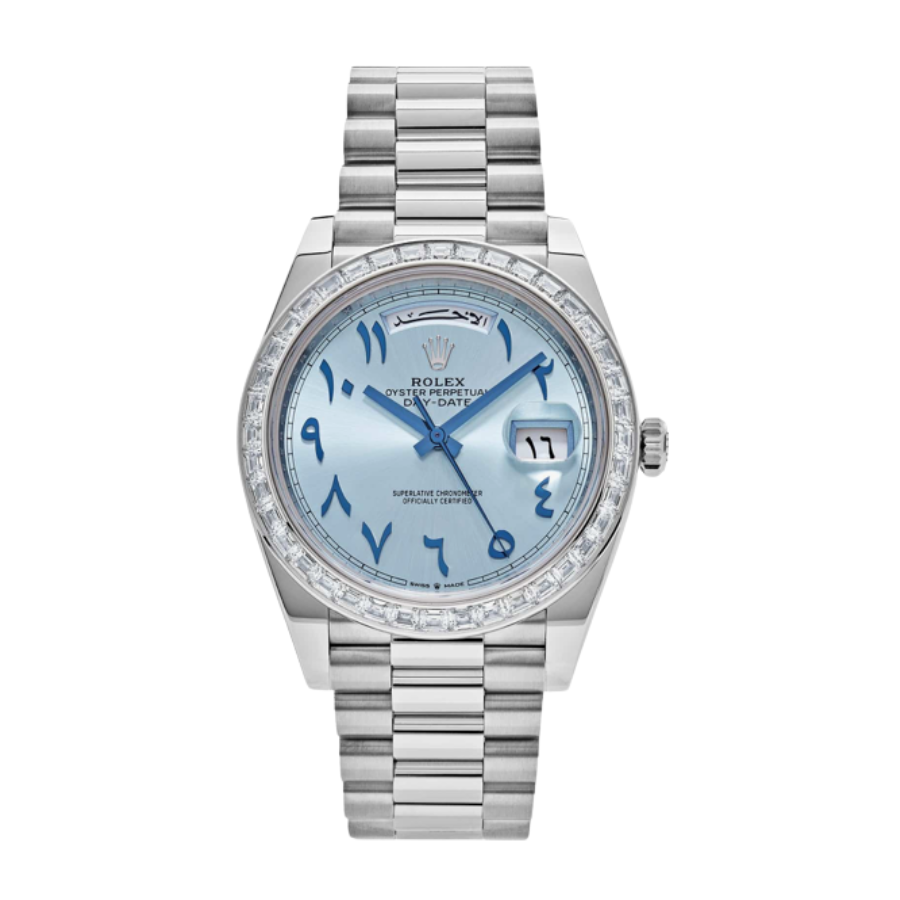 Mostrador azul gelo com numerais árabes e dia da semana, diamante, 40 mm