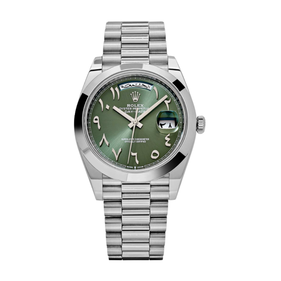 Mostrador verde-azeitona com numerais árabes e indicação do dia e da data, 40 mm