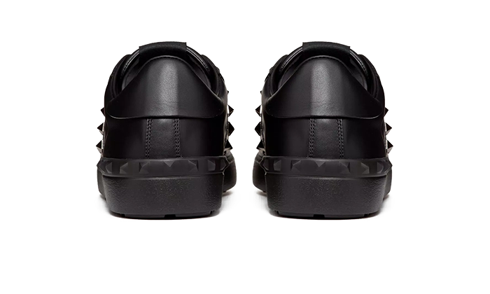 BLACK TIPS