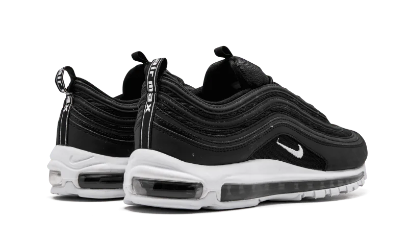 Swoosh preto e branco