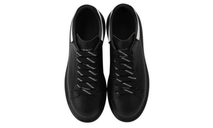 Cauda preta e branca