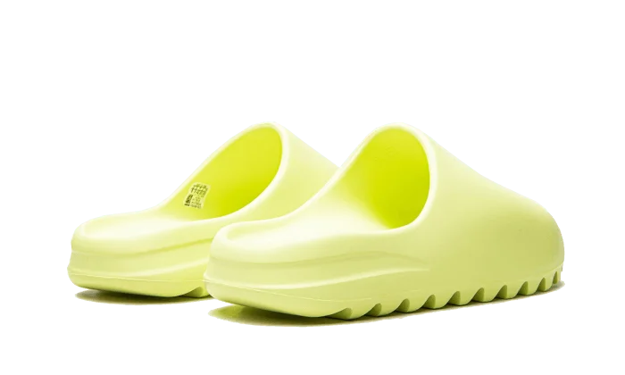 Pantufas que brilham no escuro (Par disponível para substituição)