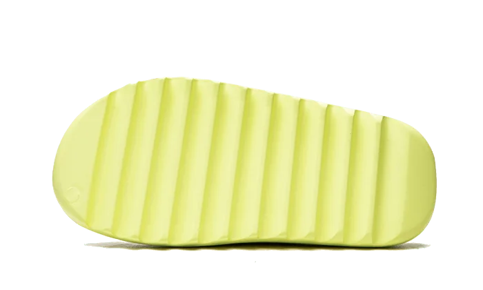 Pantufas que brilham no escuro (Par disponível para substituição)