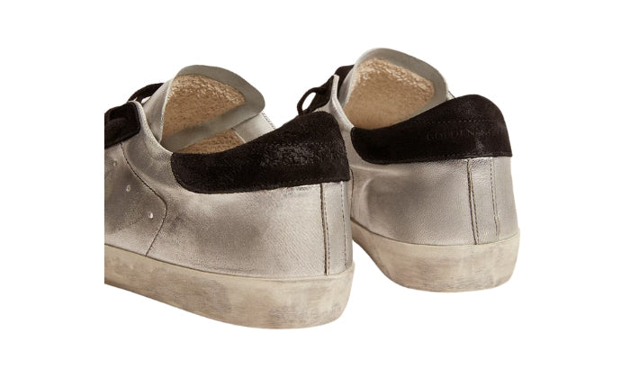 Tudo preto e cinzento